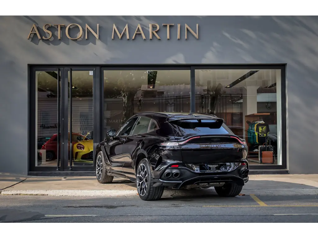 2023 DBX 707 SUV thumbnail vehicle image 1