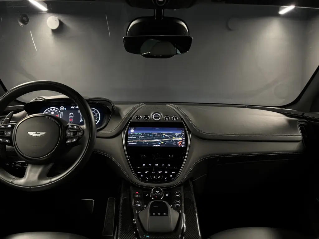 2023 DBX 707 SUV thumbnail vehicle image 2