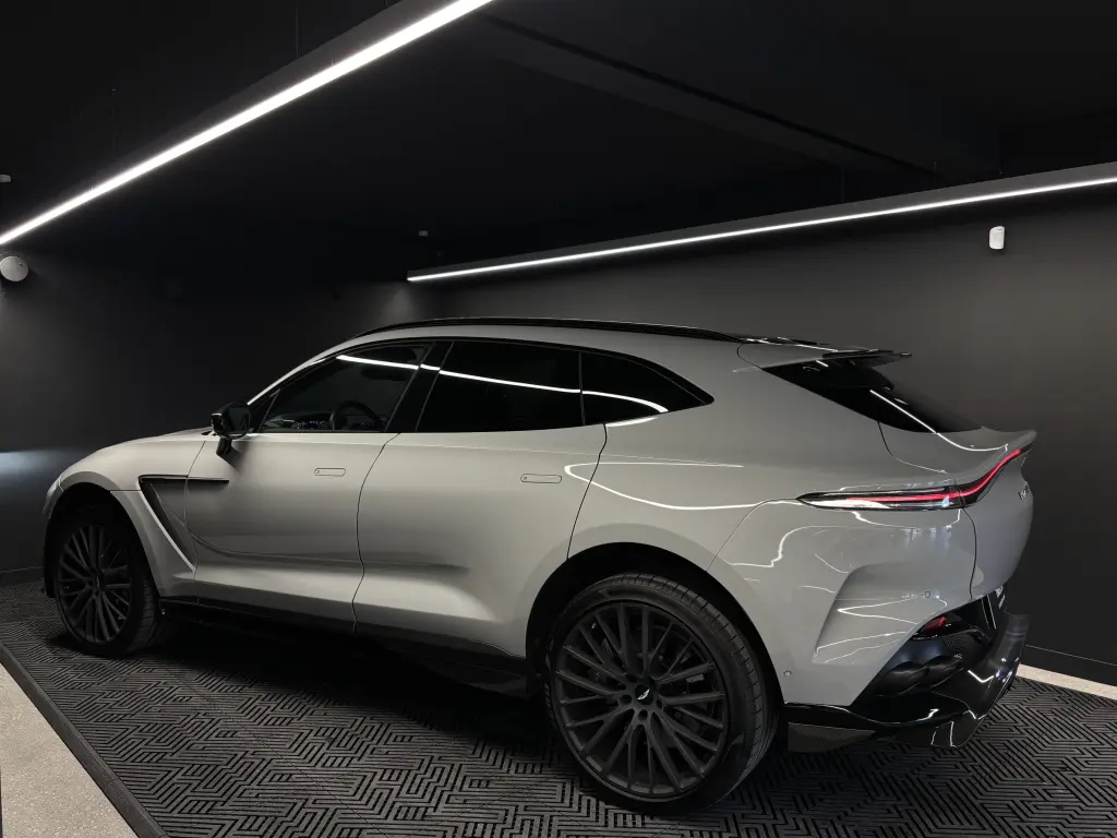 2023 DBX 707 SUV thumbnail vehicle image 1