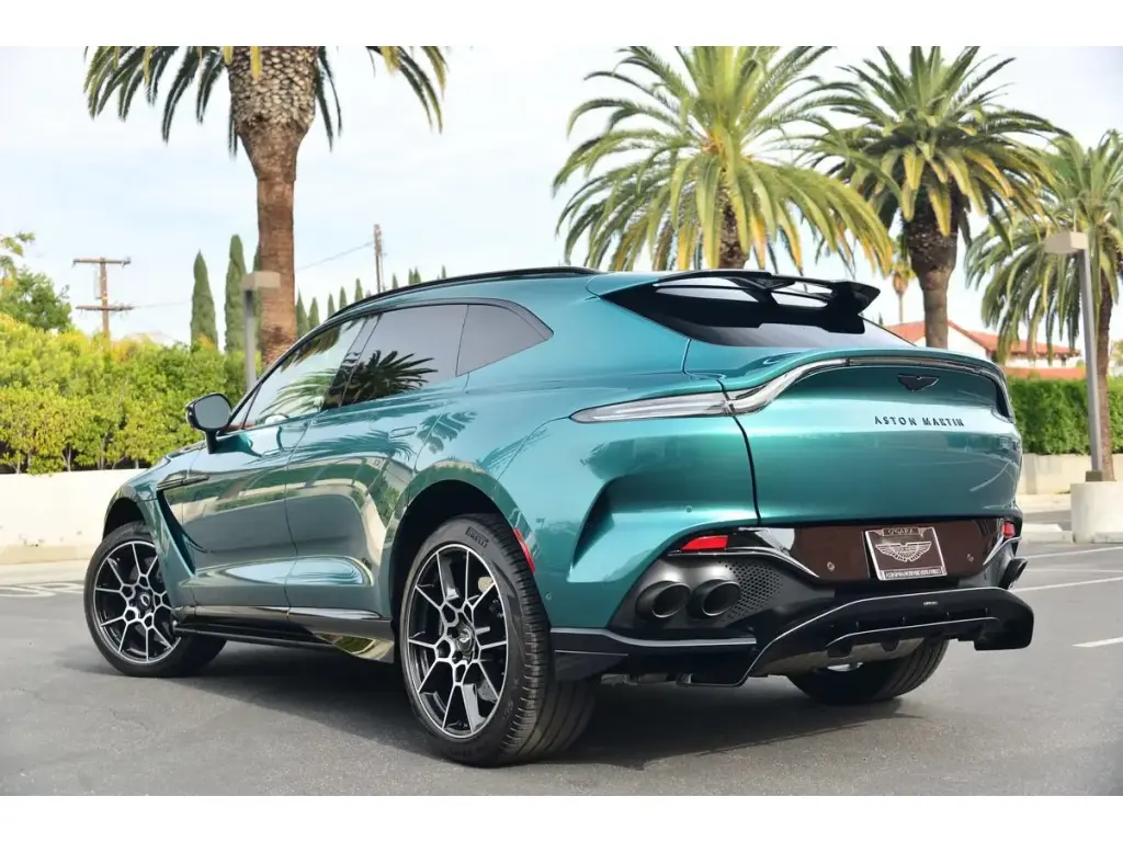 2023 DBX 707 SUV thumbnail vehicle image 1