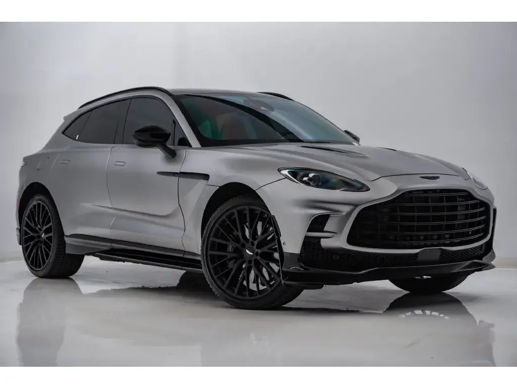 2023 DBX 707 SUV vehicle image