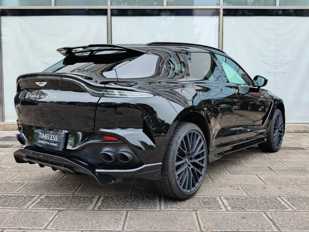 2023 DBX 707 SUV thumbnail vehicle image 1