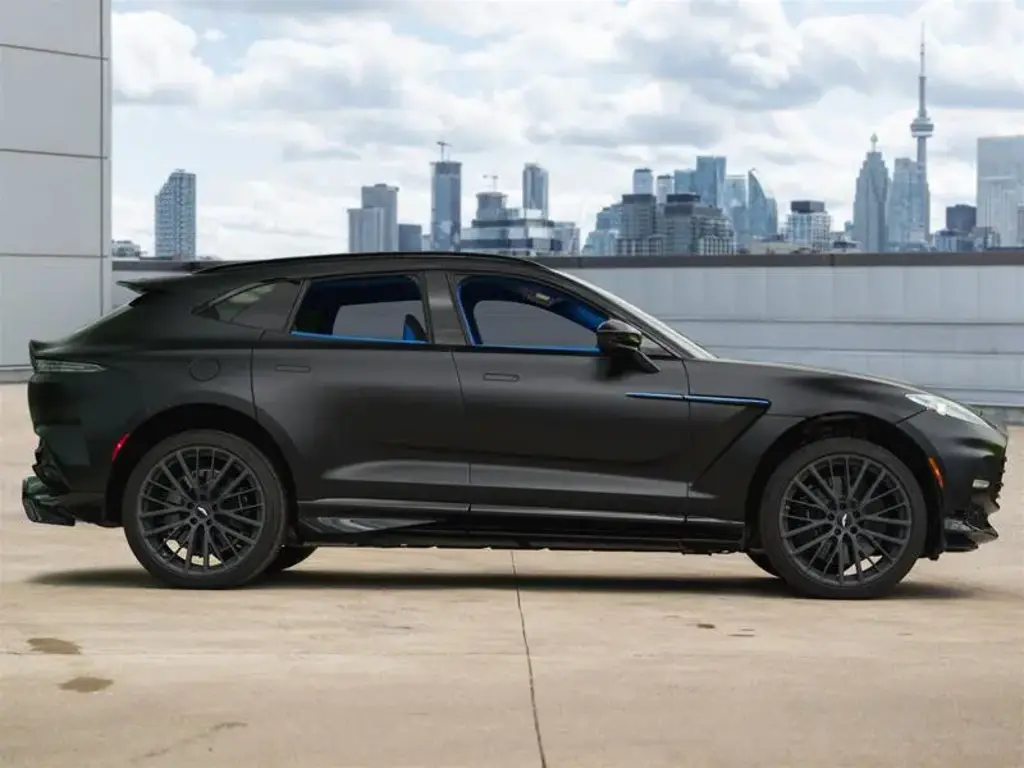 2023 DBX 707 SUV thumbnail vehicle image 3