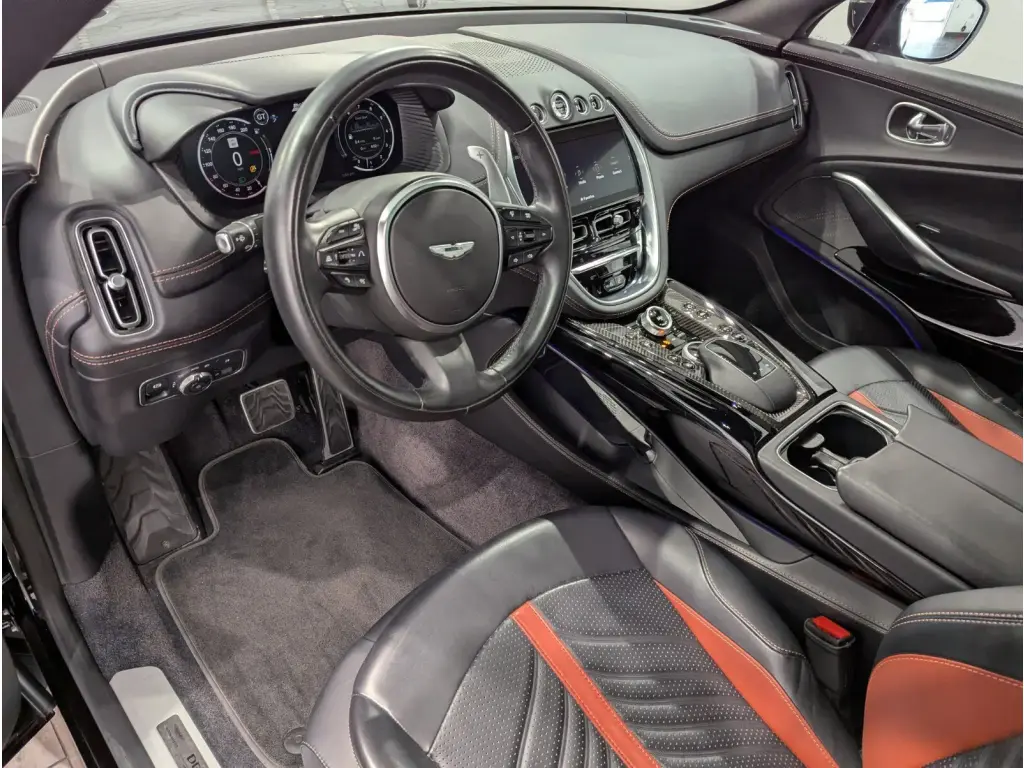 2023 DBX 707 SUV thumbnail vehicle image 2