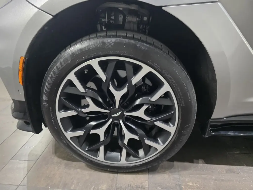 2023 DBX 707 SUV thumbnail vehicle image 3