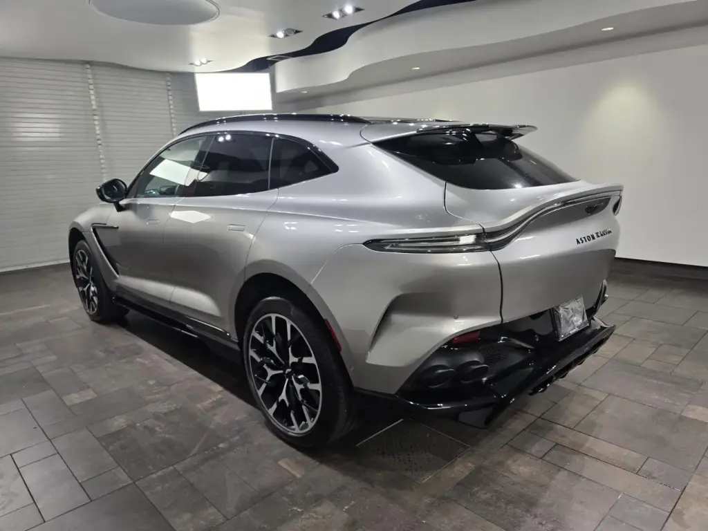 2023 DBX 707 SUV thumbnail vehicle image 1