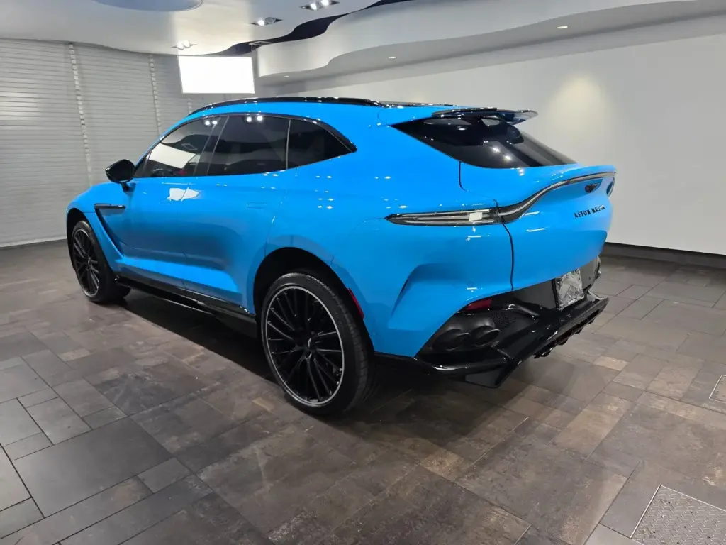 2023 DBX 707 SUV thumbnail vehicle image 1