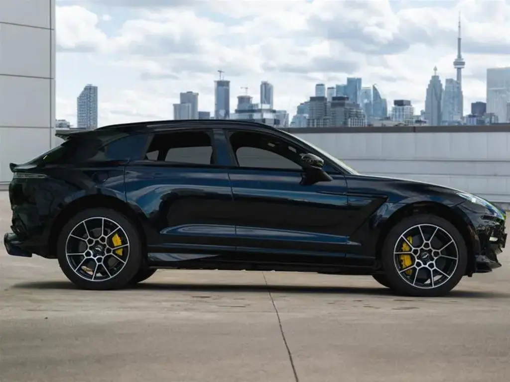 2023 DBX 707 SUV thumbnail vehicle image 3