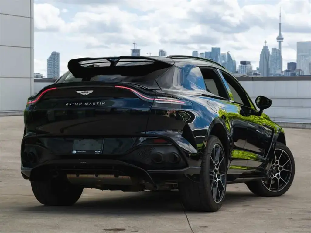 2023 DBX 707 SUV thumbnail vehicle image 1