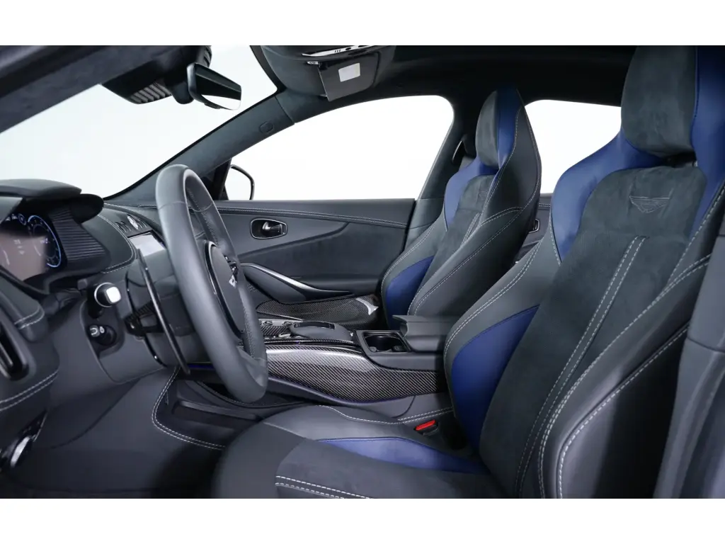 2023 DBX 707 SUV thumbnail vehicle image 2