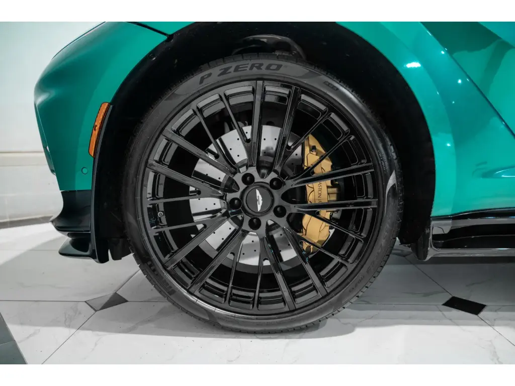 2023 DBX 707 SUV thumbnail vehicle image 3
