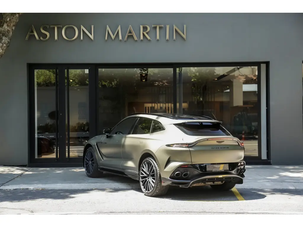 2023 DBX 707 SUV thumbnail vehicle image 1