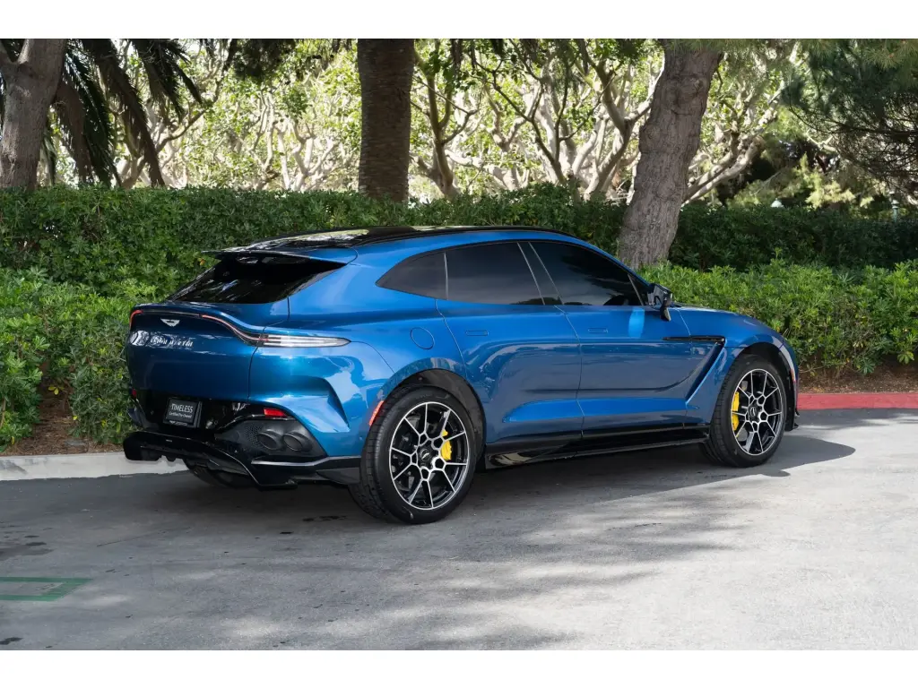 2023 DBX 707 SUV thumbnail vehicle image 1