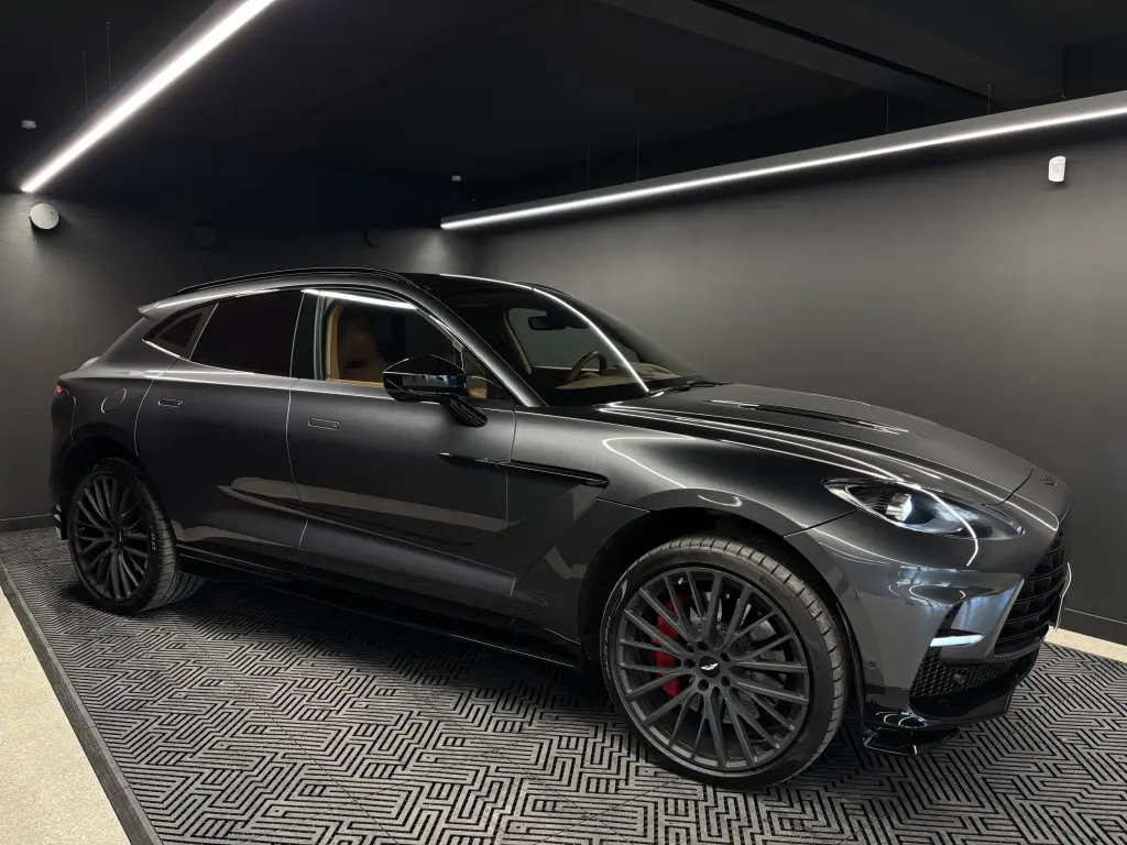 2023 DBX 707 SUV main vehicle image