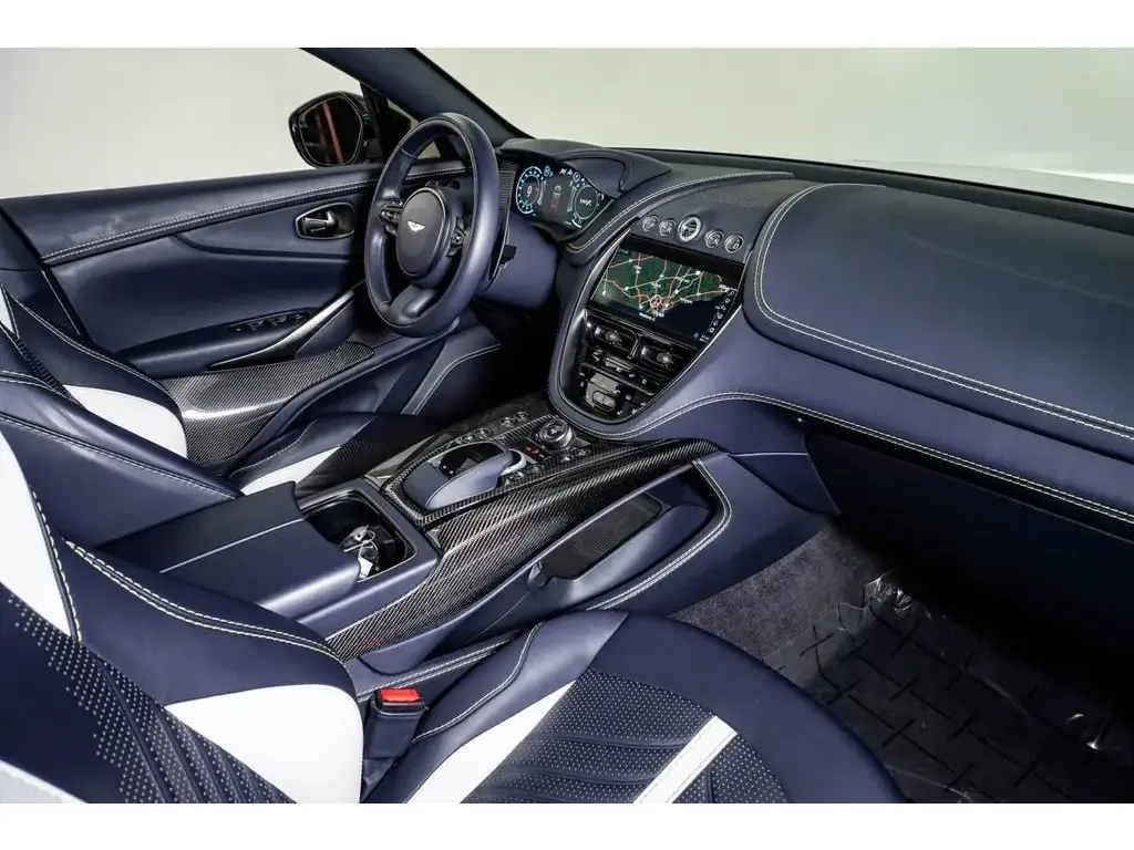 2023 DBX 707 SUV thumbnail vehicle image 2