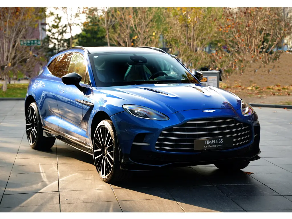 2023 DBX 707 SUV main vehicle image