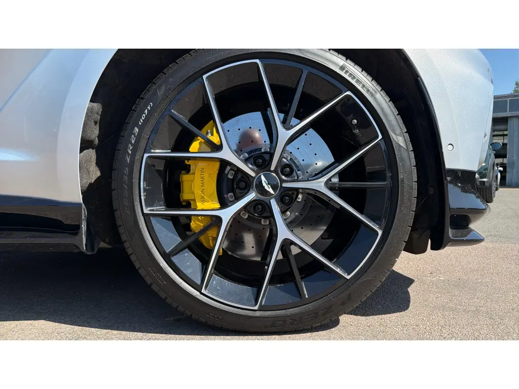 2024 DBX 707 SUV thumbnail vehicle image 3