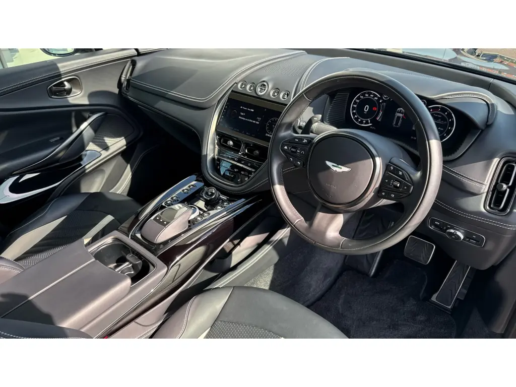 2024 DBX 707 SUV thumbnail vehicle image 2
