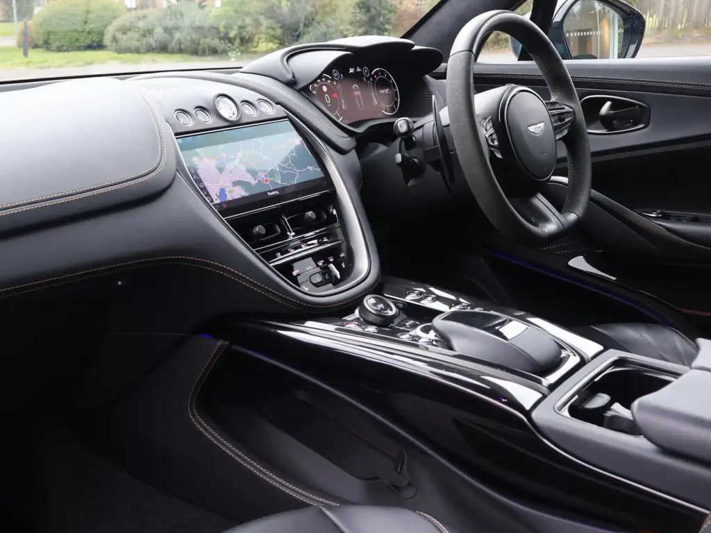2024 DBX 707 SUV thumbnail vehicle image 2