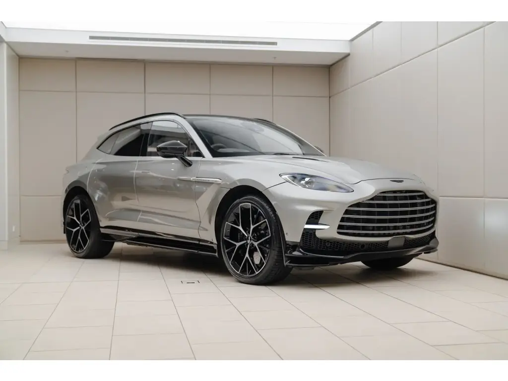 2024 DBX 707 SUV main vehicle image