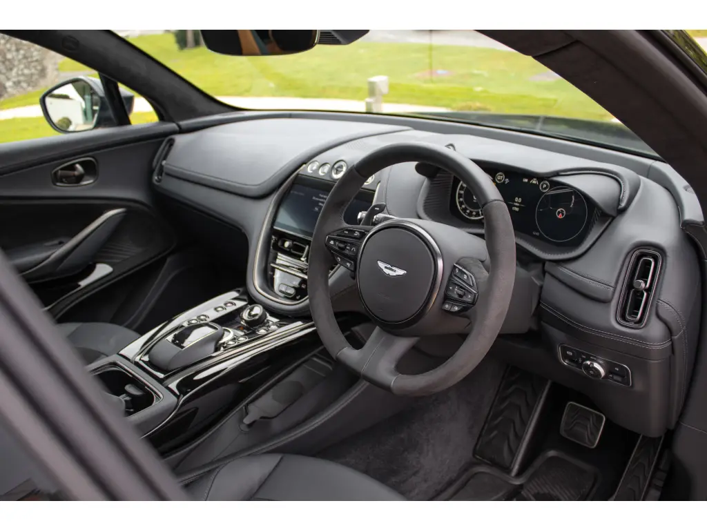 2024 DBX 707 SUV thumbnail vehicle image 2