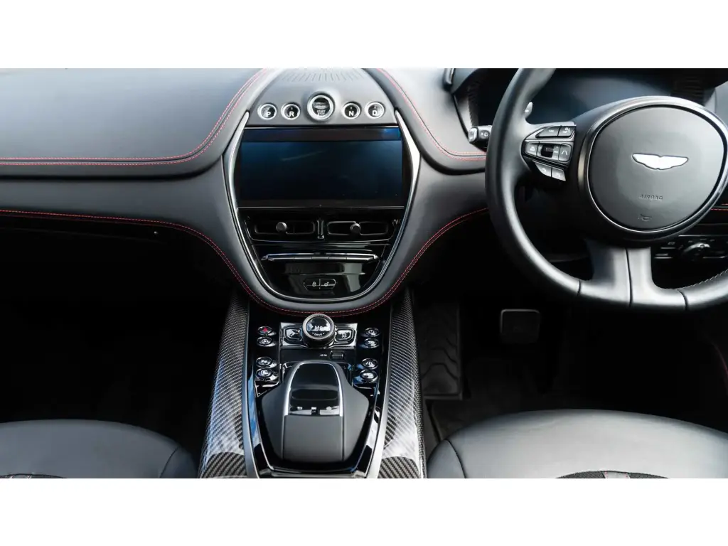 2024 DBX 707 SUV thumbnail vehicle image 2