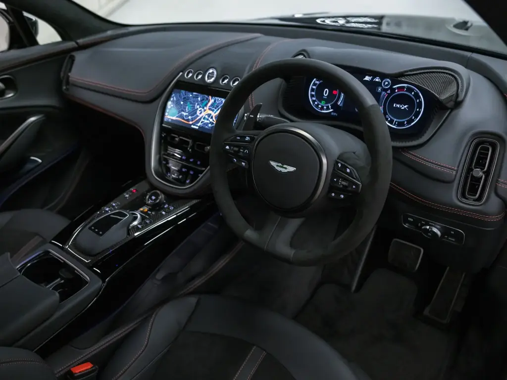 2024 DBX 707 SUV thumbnail vehicle image 2
