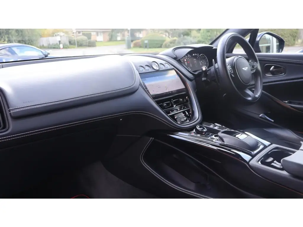 2024 DBX 707 SUV thumbnail vehicle image 2