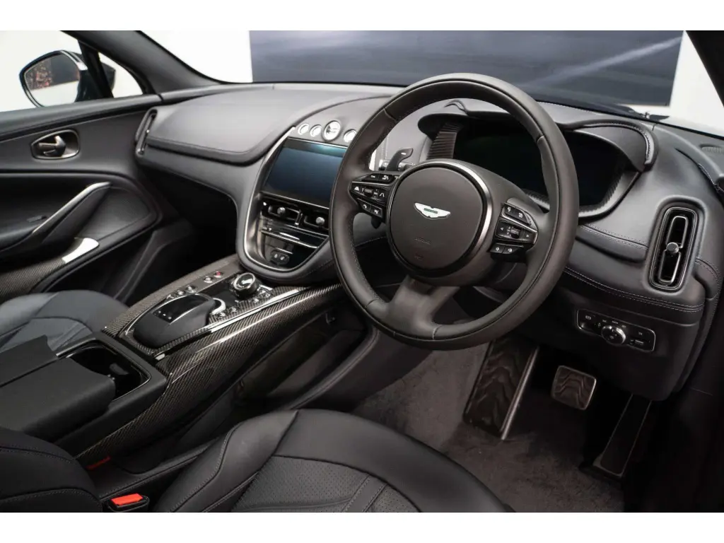 2024 DBX 707 SUV thumbnail vehicle image 2