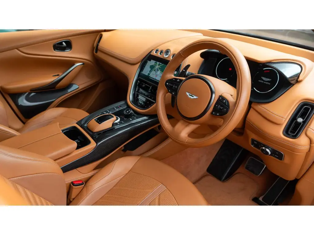 2024 DBX 707 SUV thumbnail vehicle image 2