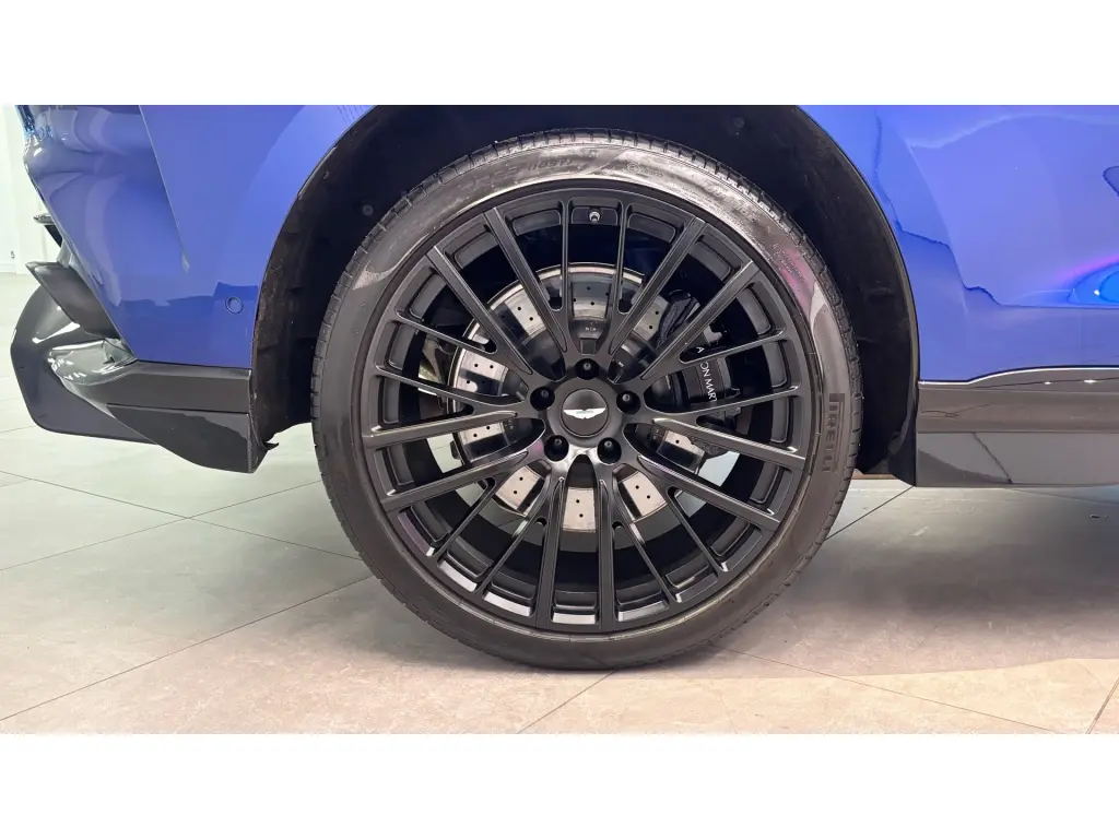 2024 DBX 707 SUV thumbnail vehicle image 3