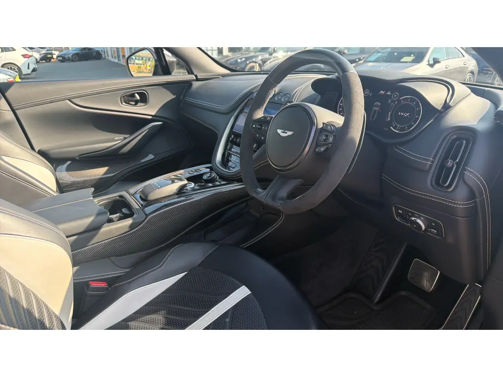 2024 DBX 707 SUV thumbnail vehicle image 2