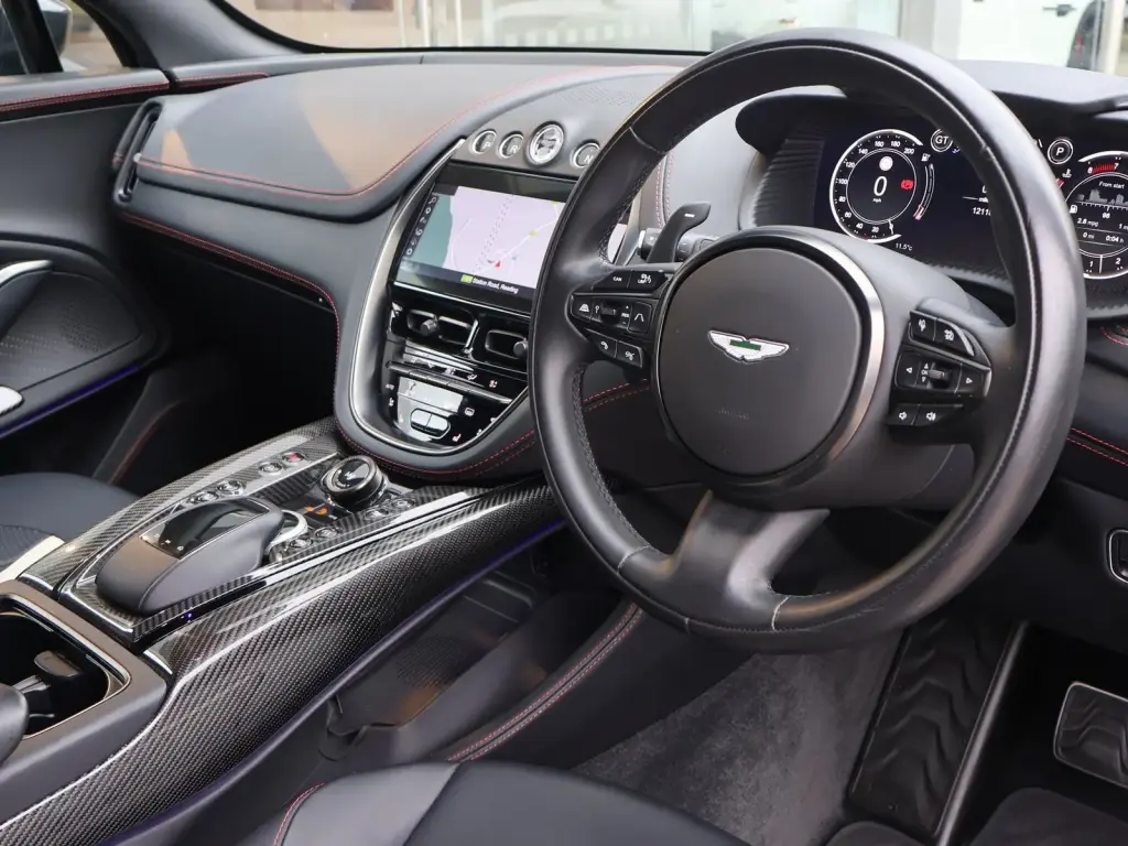 2024 DBX 707 SUV thumbnail vehicle image 2
