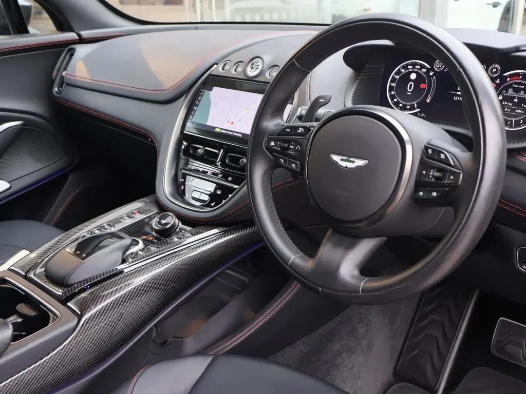 2024 DBX 707 SUV thumbnail vehicle image 2