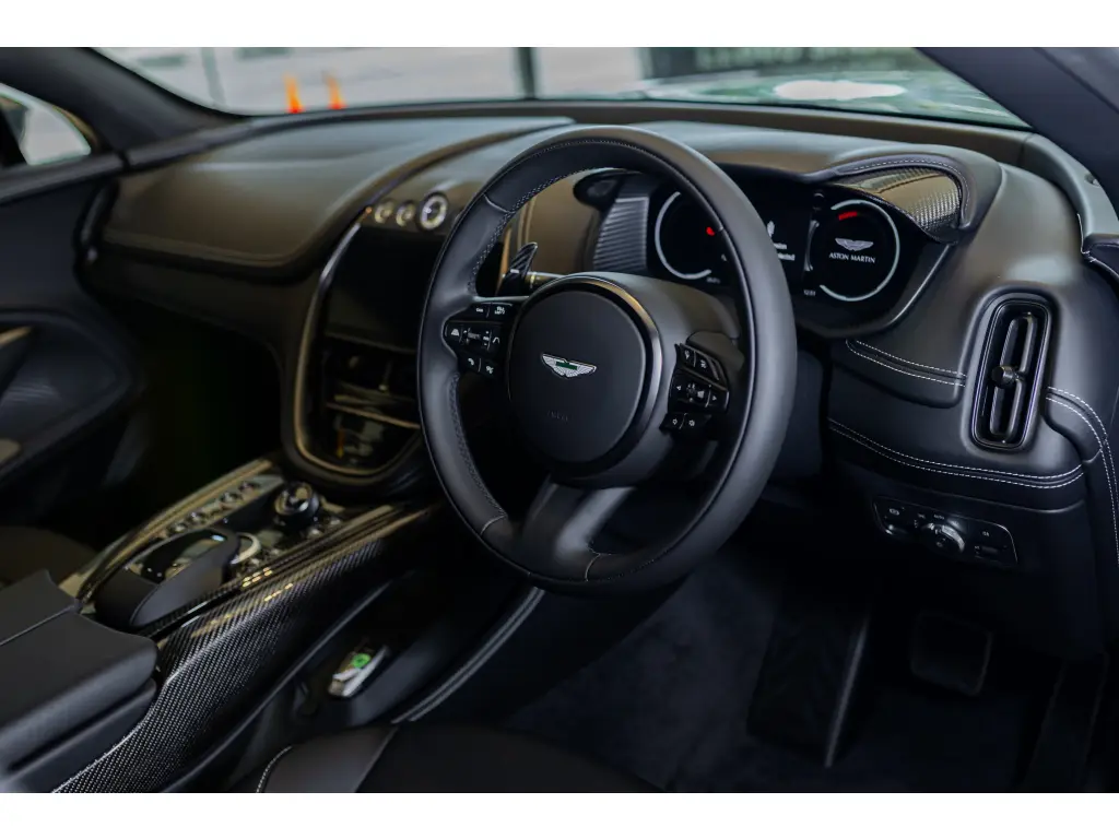 2024 DBX 707 SUV thumbnail vehicle image 2