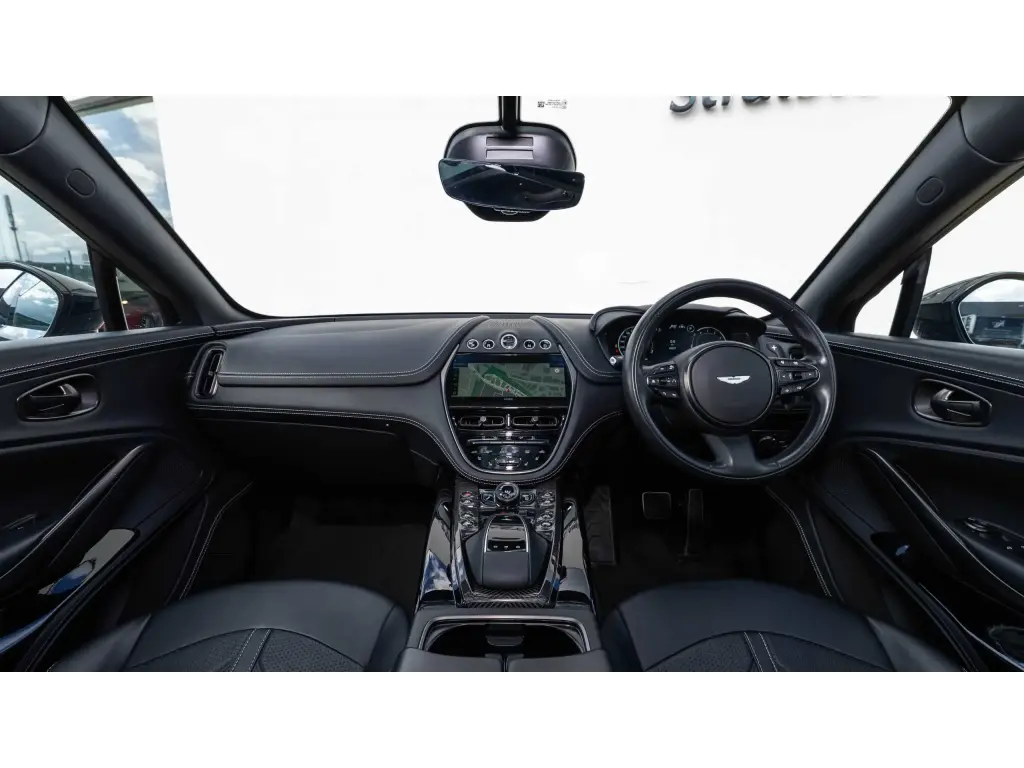 2024 DBX 707 SUV thumbnail vehicle image 2