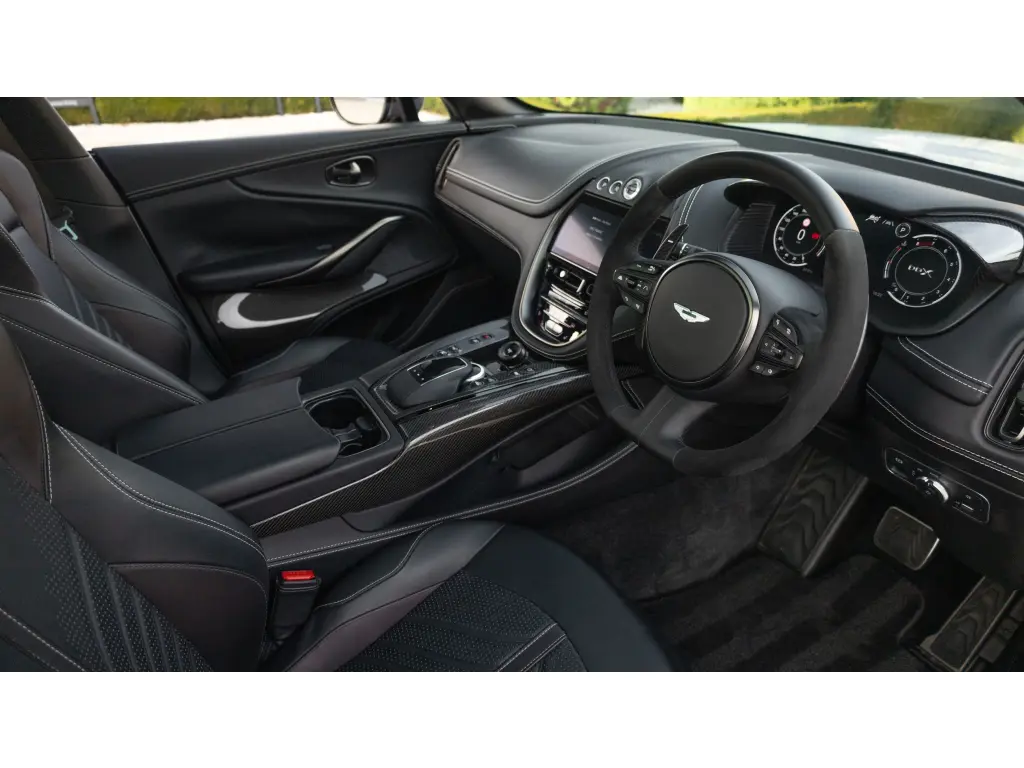 2024 DBX 707 SUV thumbnail vehicle image 2