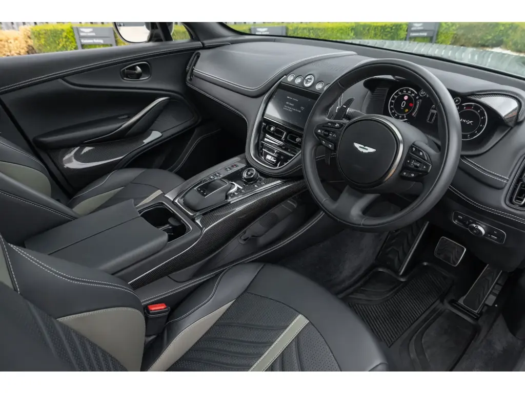 2024 DBX 707 SUV thumbnail vehicle image 2