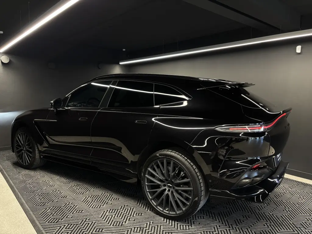 2024 DBX 707 SUV thumbnail vehicle image 1
