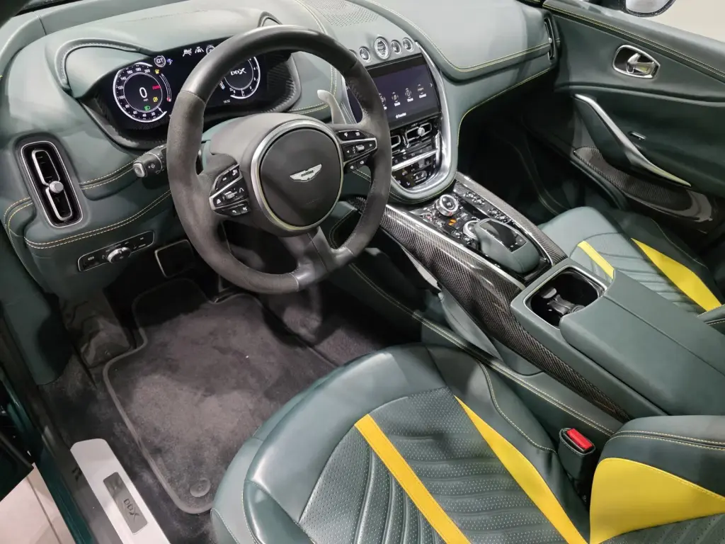 2024 DBX 707 SUV thumbnail vehicle image 2