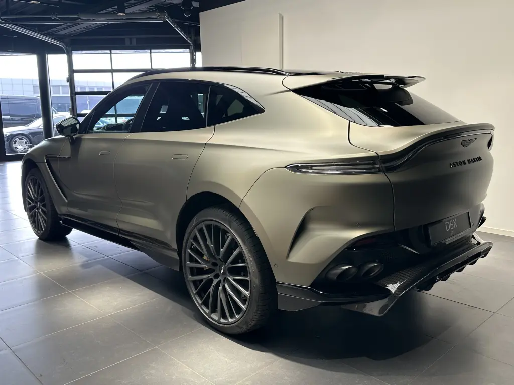 2024 DBX 707 SUV thumbnail vehicle image 1