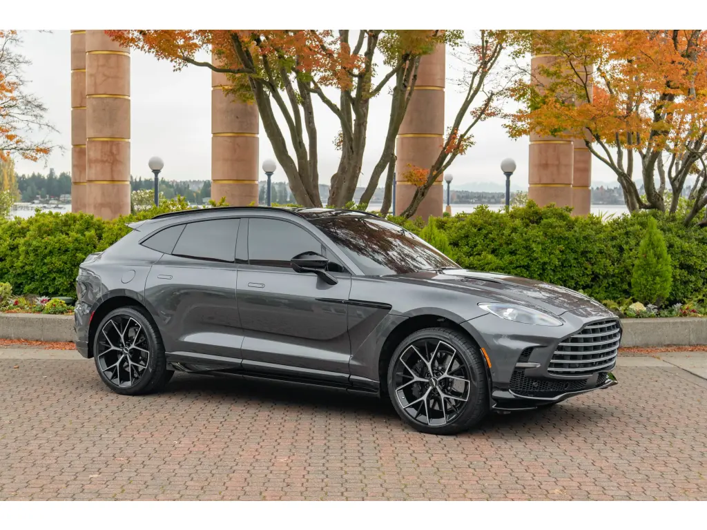 2024 DBX 707 SUV main vehicle image