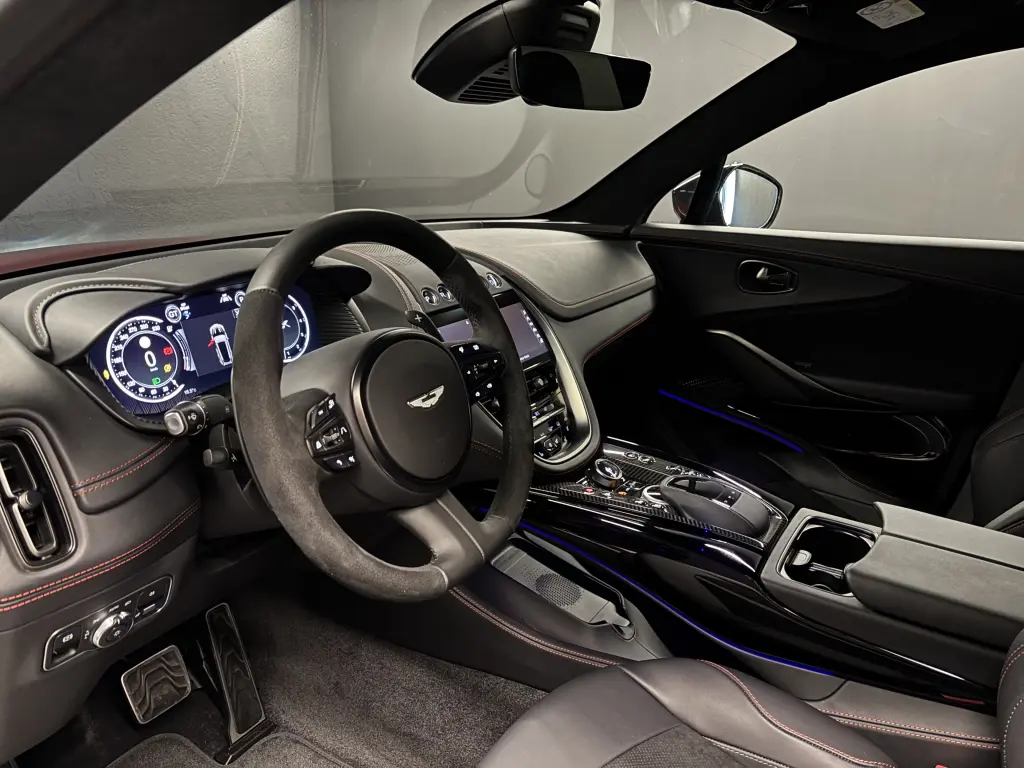 2024 DBX 707 SUV thumbnail vehicle image 2