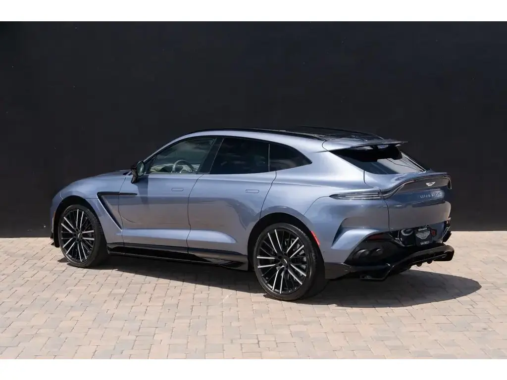 2024 DBX 707 SUV thumbnail vehicle image 1