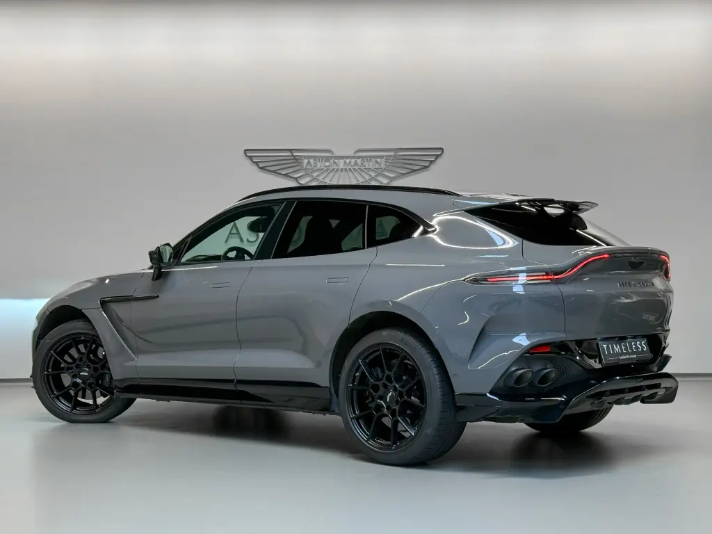 2024 DBX 707 SUV thumbnail vehicle image 1