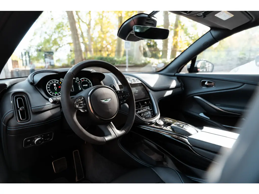 2024 DBX 707 SUV thumbnail vehicle image 2