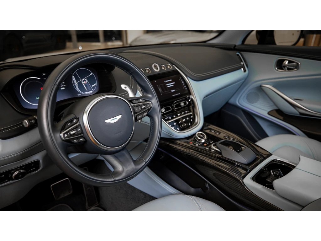 2024 DBX 707 SUV thumbnail vehicle image 2