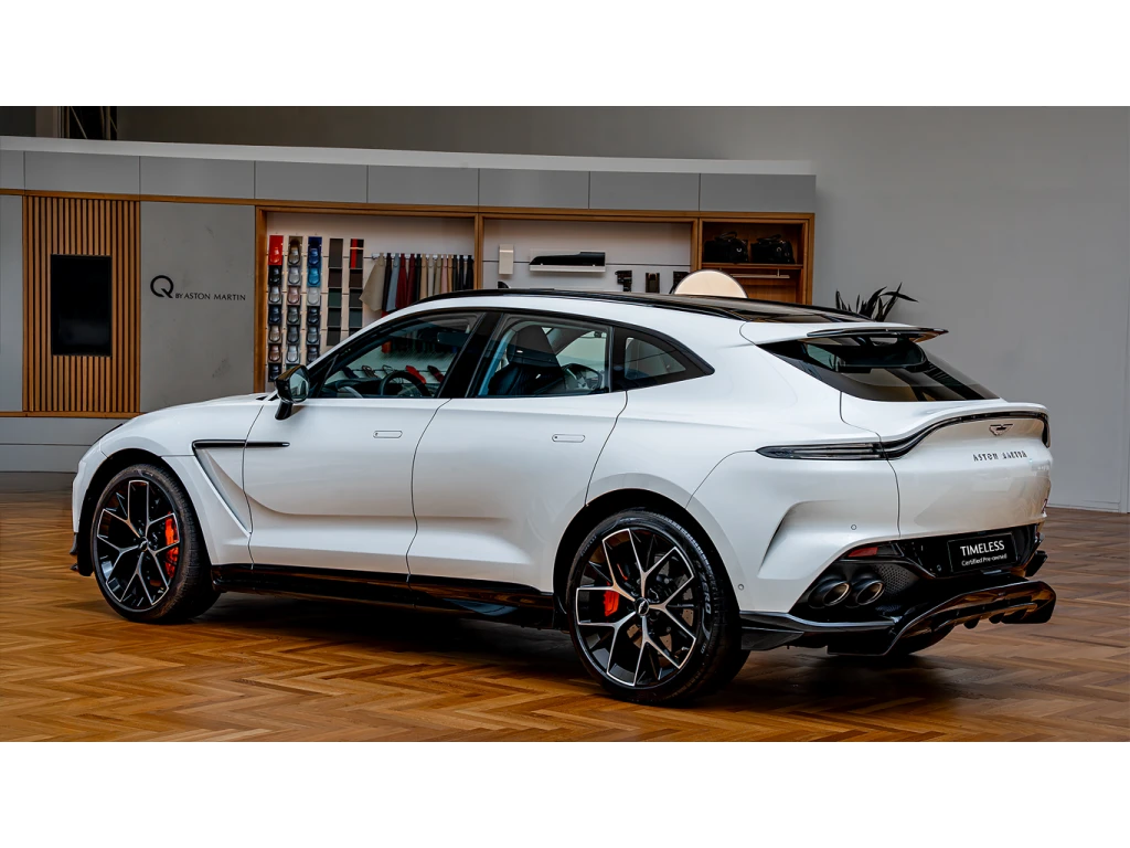 2024 DBX 707 SUV thumbnail vehicle image 1