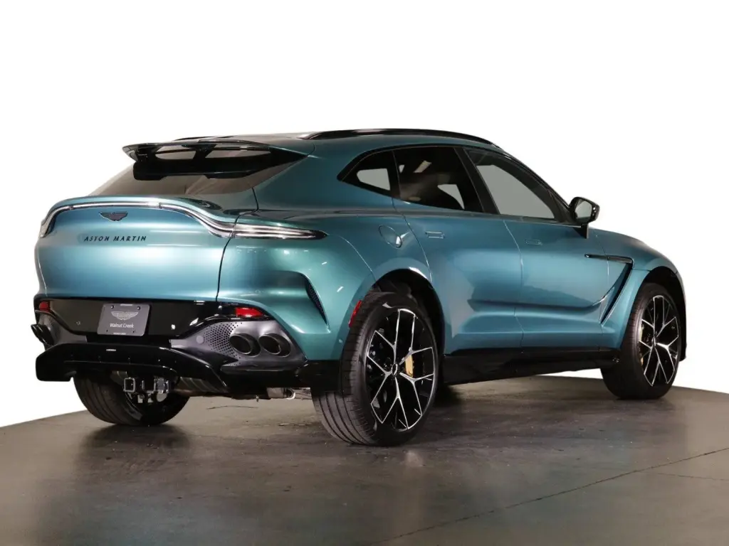 2024 DBX 707 SUV thumbnail vehicle image 1