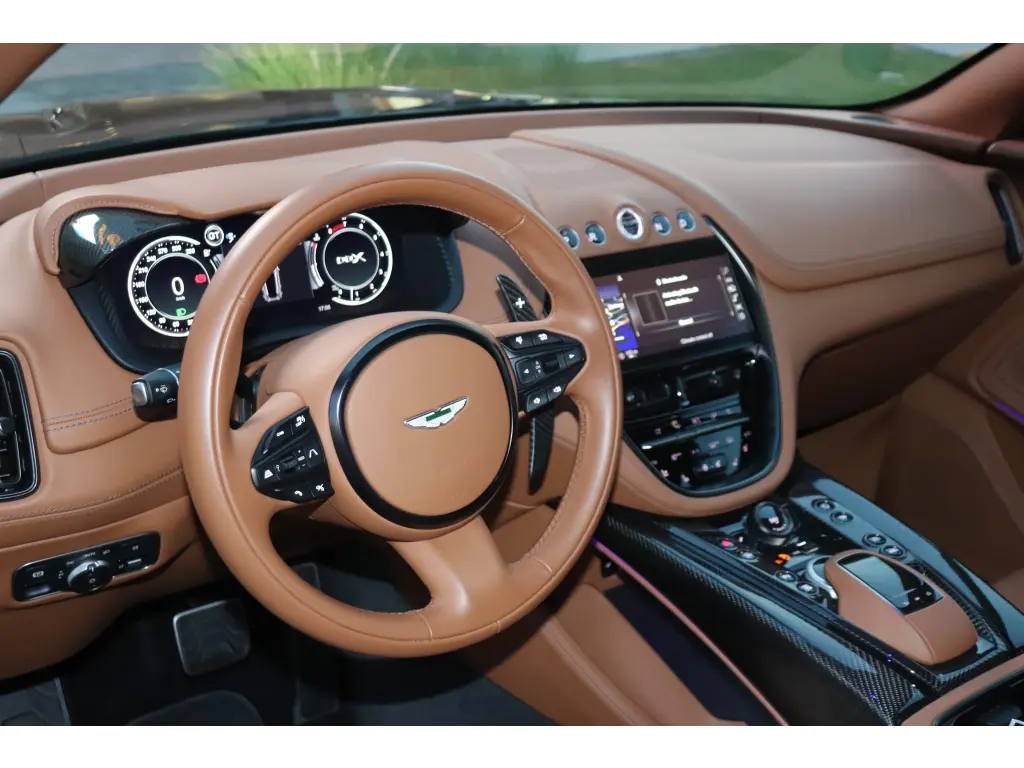 2024 DBX 707 SUV thumbnail vehicle image 2